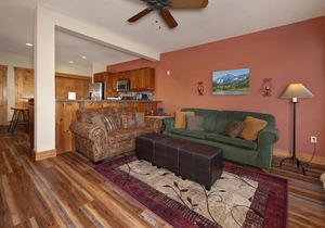 Luxury Townhome Just Steps to the Pool, The Exclusive Settlers Creek