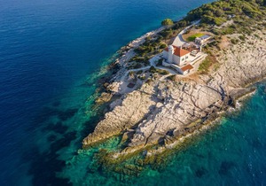 Luxury Villa Lighthouse Beyond