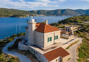 Luxury Villa Lighthouse Beyond