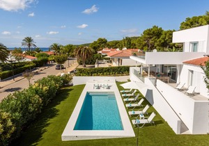 Luxury Villa with private pool and sea views 5 minutes from the beach