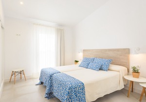Luxury Villa with private pool and sea views 5 minutes from the beach