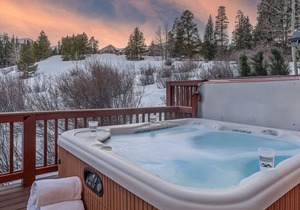 Luxury w/Mountain Views + Ski-in/Ski-out - Pines 75 Townhome