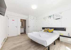 M - Bedroom 2 at Martin & Tomas Guesthouse