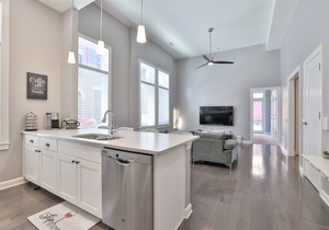 *m0dernLUX ~New~ OTR condo *Park ONsite*