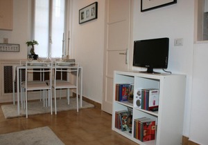 Maciachini Apartment