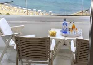 Mackenzie Leo Seafront Suite