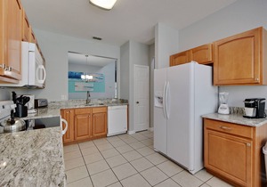 Magical 5 bedroom villa, extended pool deck and movie theatre room near Disney