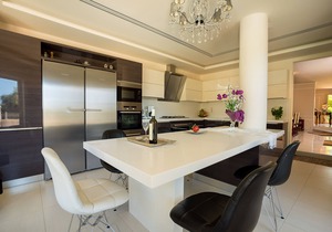 Magical Cretan Diamond with swimming pools, spectacularwater parks, golf, tennis