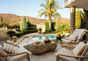 Magical Cretan Diamond with swimming pools, spectacularwater parks, golf, tennis