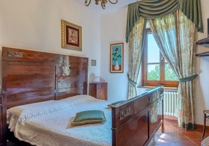 Magnificent property with beautiful green garden.