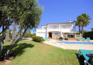 MAGNIFICENT VILLA WITH SEA AND MOUNTAIN IDEAL FOR FAMILIES WITH POOL
