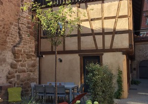 Magnificent XVIIIth century farmhouse, in the heart of the Alsace vineyard.