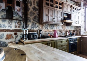 Magnificient Stone House with Private Pool and Jacuzzi in Iznik, Bursa