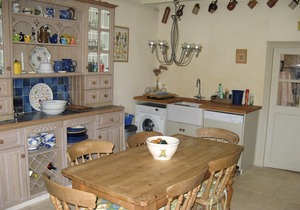 Maison Bleue - with heated pool