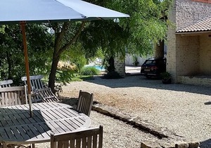 Maison Bleue - with heated pool