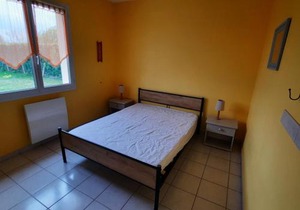 Maison de plain-pied avec jardin clôturé, proche Thermes St Roch - 3 chambres, WiFi, cuisine équipée - FR-1-541-46