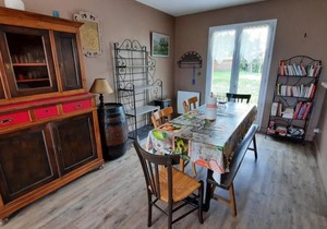 Maison de plain-pied avec jardin clôturé, proche Thermes St Roch - 3 chambres, WiFi, cuisine équipée - FR-1-541-46