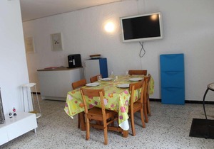 Maison traversante climatisée, 200m de la plage, 2 terrasses, 2 chambres, 6 couchages - FR-1-229C-7