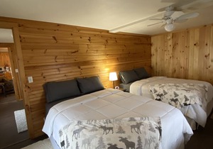 Majestic recreational Lodging w/Snowmobile and Side x Side rentals on Long Lake