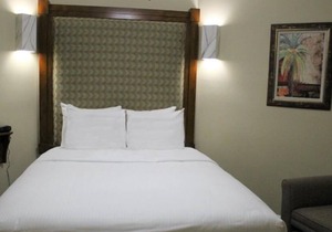 Make Yourself at Home! Beautiful Orlando, 2 Amazing Units, Pool, Close to Disney