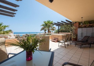 Malibu Mansions Condo A6 by Rafleys