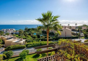 Malibu Mansions Condo B5 by Rafleys