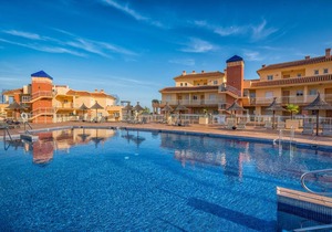 Malibu Mansions Condo B5 by Rafleys