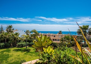 Malibu Mansions Condo С5 by Rafleys