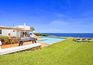 Mallorca Südostküste - Villa Cala Serena 4840 mit Meerblick, Pool und Internet. Wechseltag Samstag, Nebensaison flexibel auf Anfrage, Mindestmietzeit 1 Woche. - - Wenn wegen Corona / Covid 19 kein Aufenthalt im Ferienhaus möglich ist, kann vor Anreise gegen Zahlung von Euro 200,- umgebucht oder storniert werden!