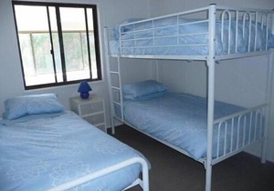 Maloneys Beach House - pet friendly and directly opposite Maloneys beach