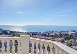 Malvasia Sea View Attic by Hello Homes Sitges