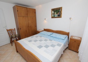 MALVINA #4 One-Bedroom Apartment