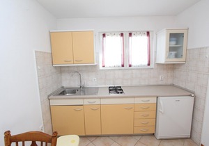 MALVINA #4 One-Bedroom Apartment