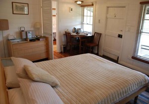 Mancuso Country Cottage Retreat