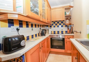MANNA COTTAGE, romantic, character holiday cottage in Grassington