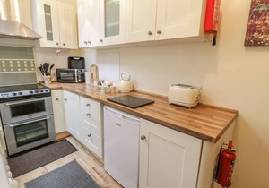 MANOD VIEW, pet friendly in Blaenau Ffestiniog