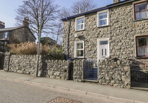 MANOD VIEW, pet friendly in Blaenau Ffestiniog