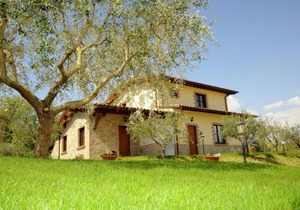 Mansion in Perugia with Pool & Green Hills