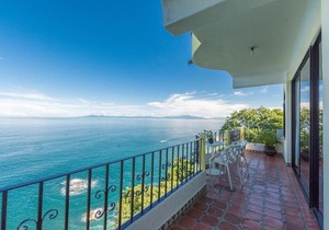 Mar Sereno Hotel & Suites