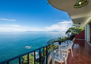 Mar Sereno Hotel & Suites