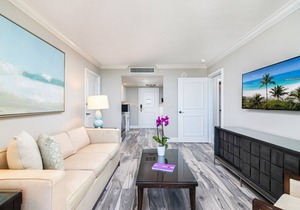 Marco Beach Ocean Suite 910 - Remodeled with Gulf View!