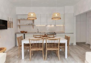 Mare Cheia (High Tide) Beach and Surf Apartments