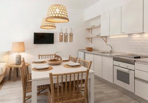 Mare Cheia (High Tide) Beach and Surf Apartments