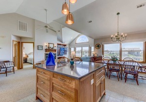 Margaritaville | 835 ft from the beach | Dog Friendly, Hot Tub | Corolla