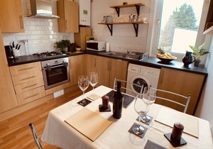 Maria- Bright and Modern City Center Apartment .