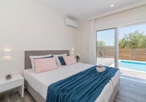 Maridenia Villa - Family Escape with Private Pool, by ZanteWize
