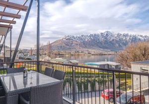 Marina Apartment 406