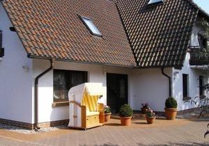 Maritime maisonette with balcony, garden, sauna house and only 300m to the beach.