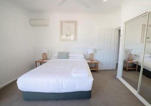 Martys Little Beach No 1 Two Story Apartment