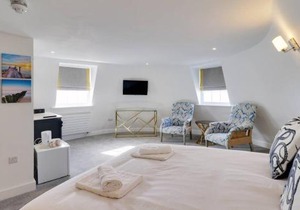 master accommodation suite 11 sea view